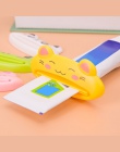 Gorące plastikowe CartoonTube Rolling Holder dozownik pasty do zębów łatwy w użyciu naciśnij narzędzie do wyciskania akcesoria d