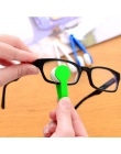 Dwa boczne szczotki do okularów z mikrofibry czyścik do okularów do czyszczenia okularów pocierać do czyszczenia kolor losowo
