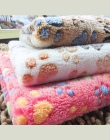 Nowy śliczne łóżko dla psa maty miękkie flanelowe polar Paw stóp drukuj ciepłe kocyk dla zwierząt domowych łóżka do spania pokry