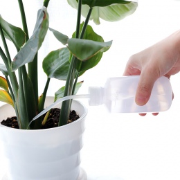 500 ml/250 ml przenośne wycisnąć roślin kwiat butelki podlewania butelki Spray ręczny odlewania czajnik ogród butelka dla roślin