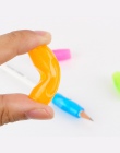 4 sztuk Partner edukacyjny dla dzieci studenci piśmienne ołówek do trzymania w ręku urządzenie do korygowania Pen Holder postawy