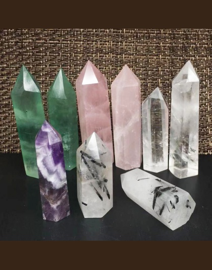 Wiele naturalny ametyst kwarc różowy obelisk kryształ różdżka punkt kamienie lecznicze