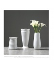 Nowoczesne moda biały ceramiczny kwiat dekoracja domowa z wazonem blat wazon europa styl biały ceramiczny wazon ślub Deco Cramic