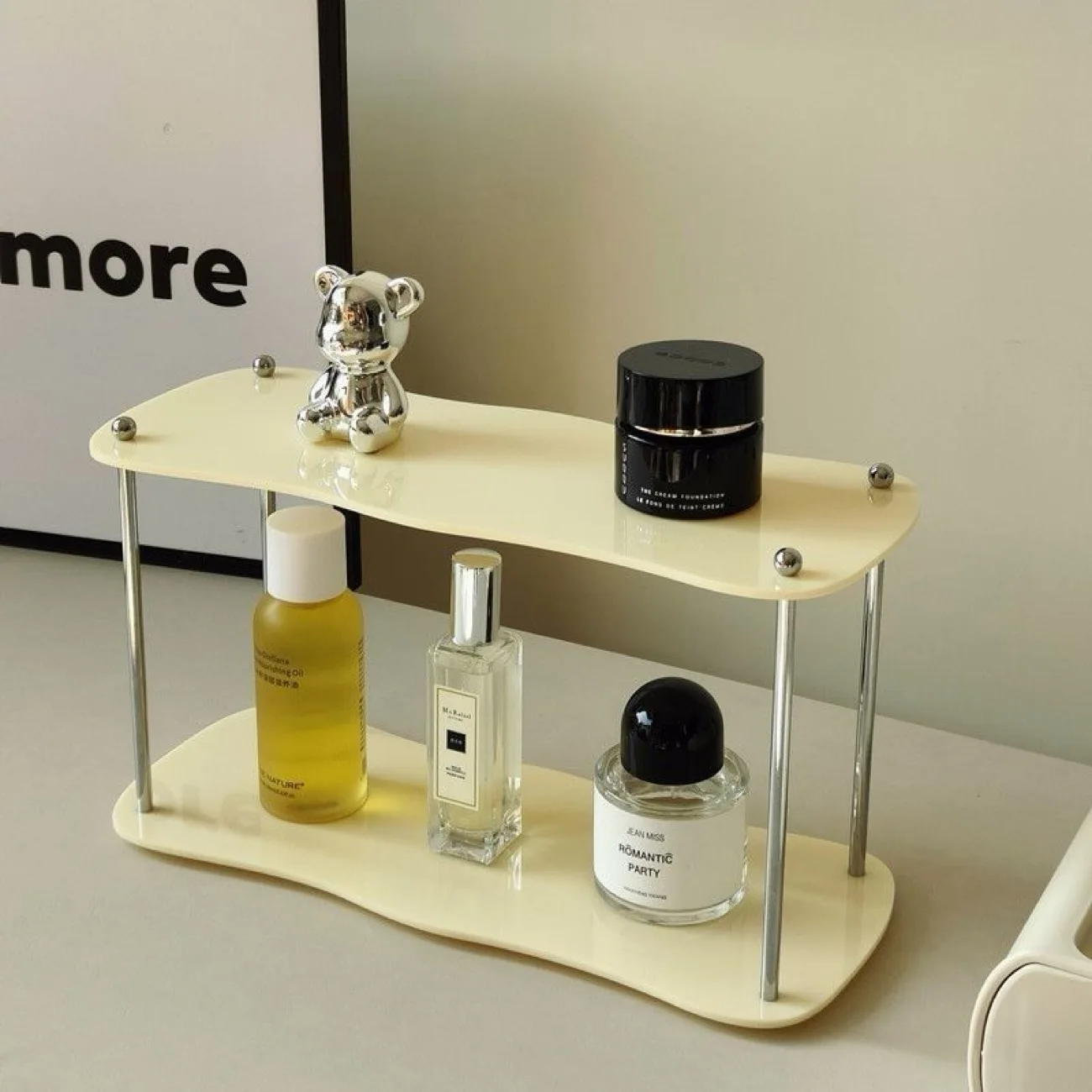 Akrylowy regał na kosmetyki i perfumy — 2 lub 3 poziomy Szary