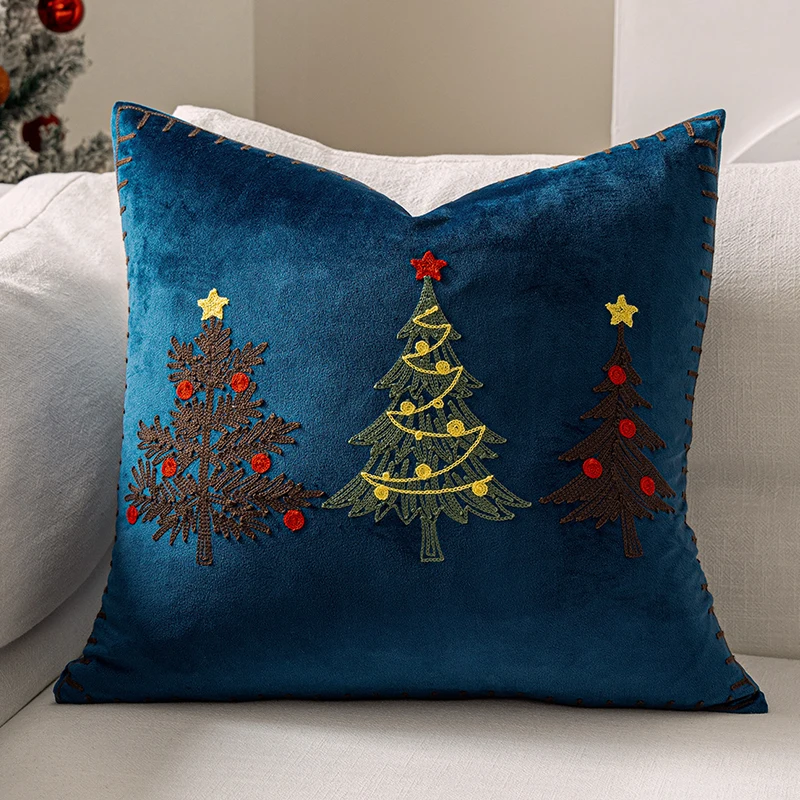 Aksamitna poszewka na poduszkę świąteczna z haftem — choinka 45x45 cm Fioletowy