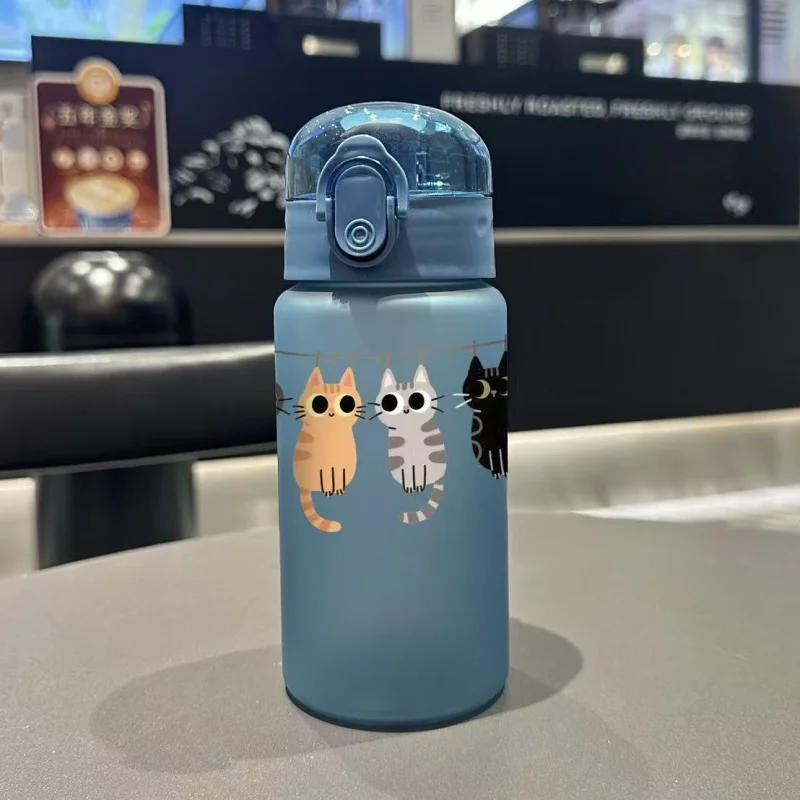 Butelka na wodę ze słomką z motywem kota 550 ml Czerwony