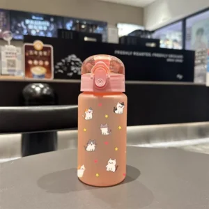 Butelka na wodę ze słomką z motywem kota 550 ml Jasnożółty