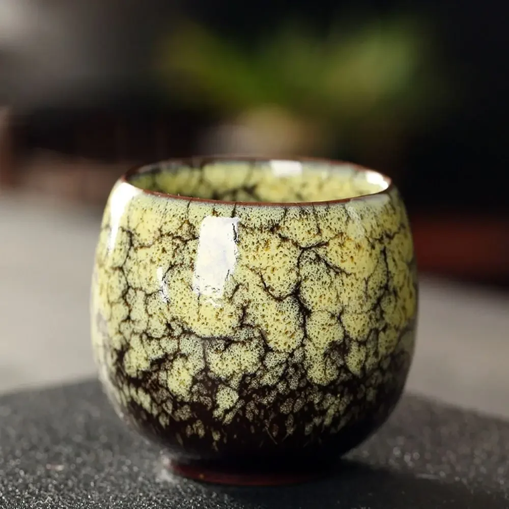 Ceramiczna filiżanka do herbaty w stylu japońskim ze wzorem z pieca żółty