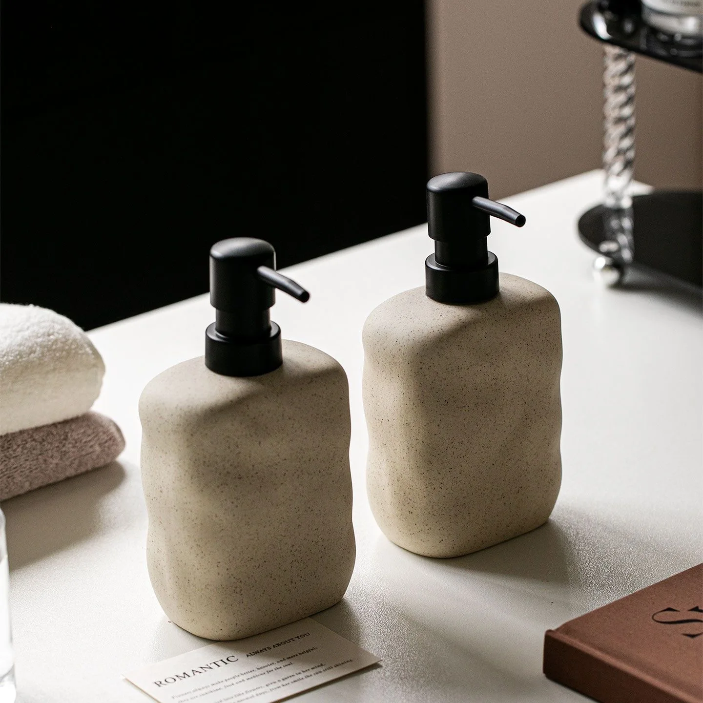 Ceramiczny dozownik balsamu i mydła wabi-sabi 450 ml 2pcs