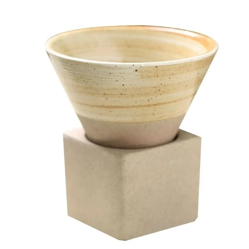 Ceramiczny kubek do kawy i herbaty w kształcie stożka z podstawką 100 ml Zielony