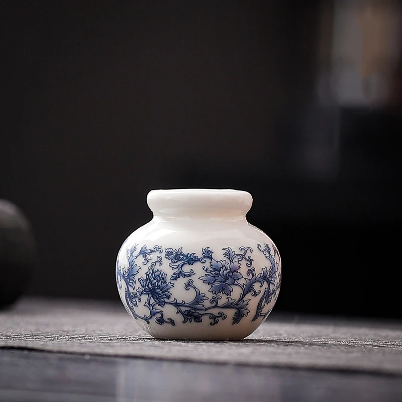 Ceramiczny mini wazon w stylu porcelany Burgundia