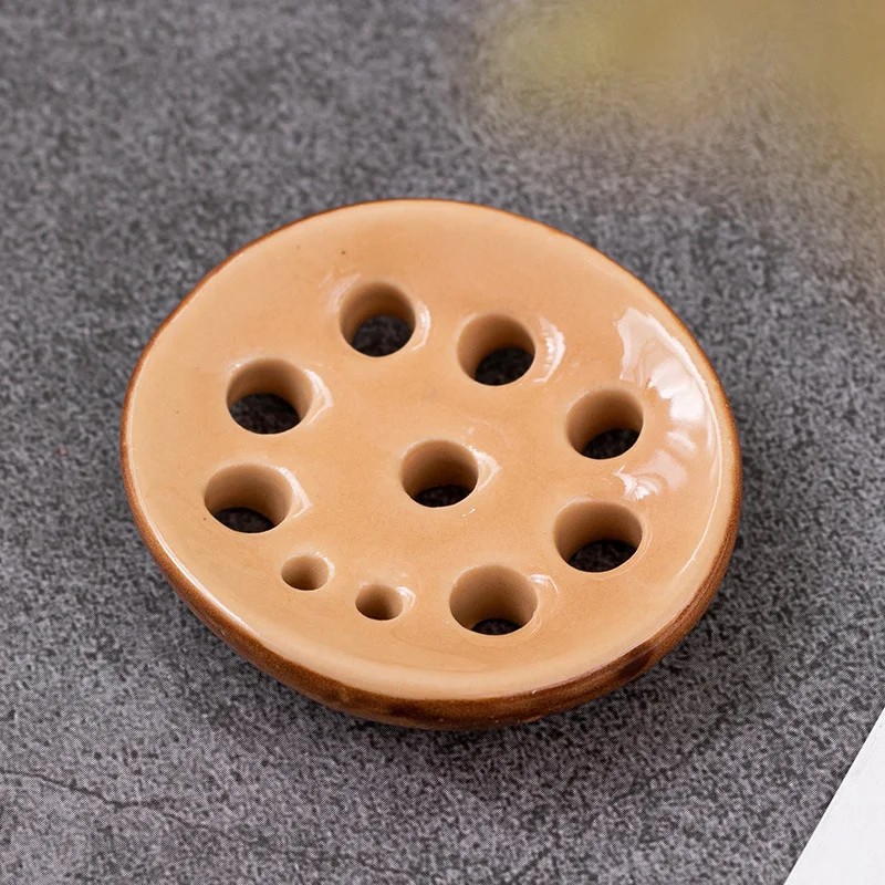 Ceramiczny stojak na pałeczki w kształcie warzywa Jasnożółty