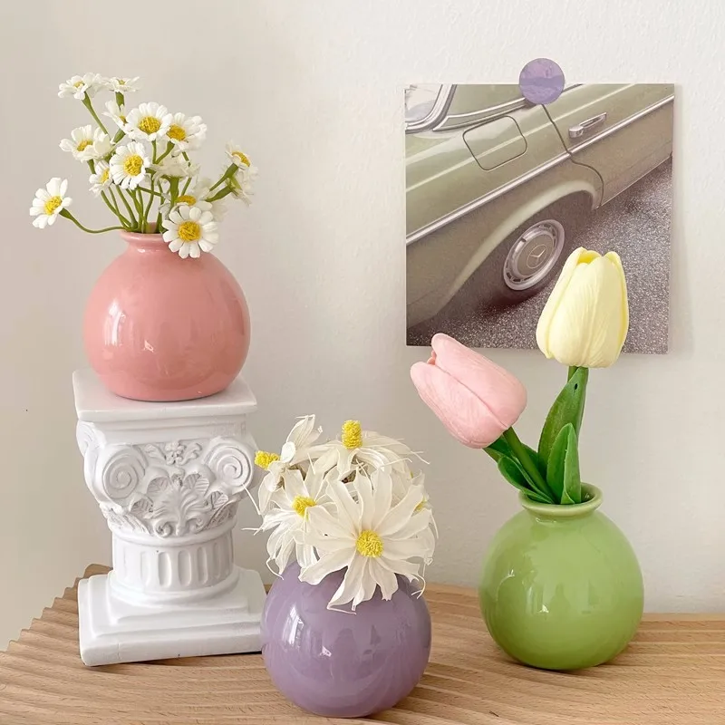 Ceramiczny wazon w stylu skandynawskim na kwiaty Królewski niebieski