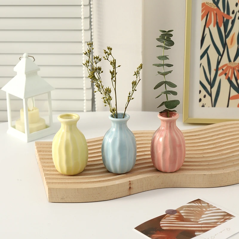 Ceramiczny wazon w stylu skandynawskim na kwiaty Srebrny