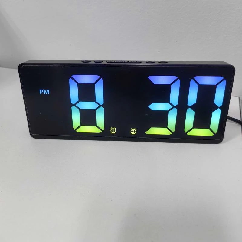 Cyfrowy budzik LED z termometrem i sterowaniem głosem Fioletowy