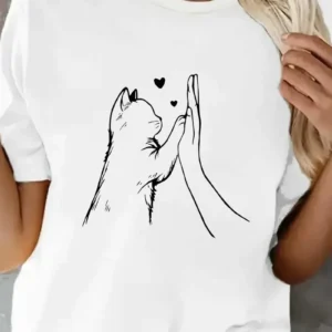 Damski t-shirt z nadrukiem kociej łapki i serca Czarny