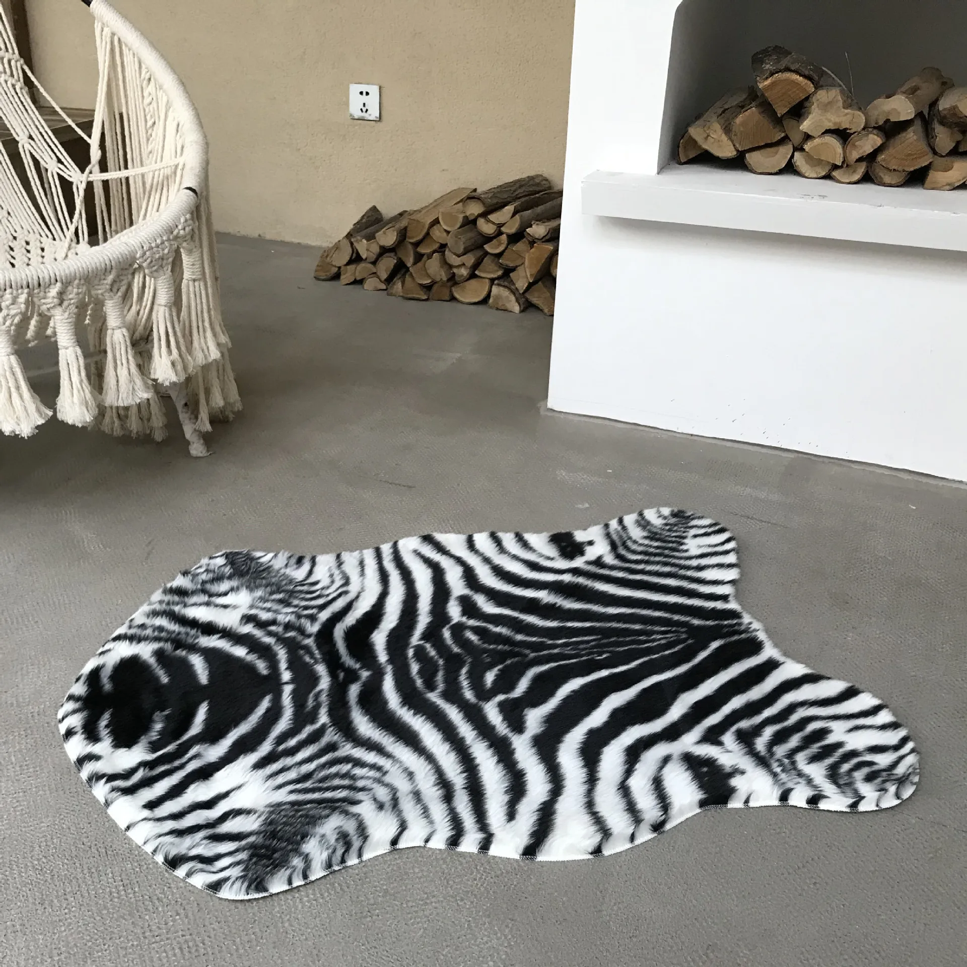 Dywan imitacja skóry zwierzęcej – tygrys i lampart 94x100 cm Ciemny szary