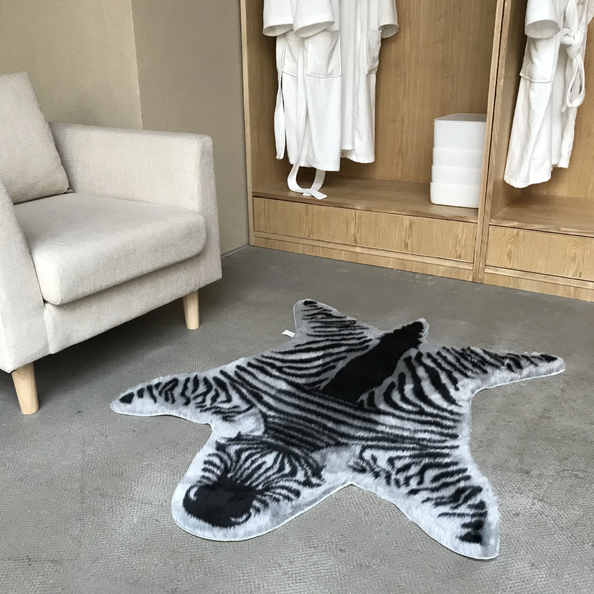 Dywan imitacja skóry zwierzęcej – tygrys i lampart 94x100 cm Jasny