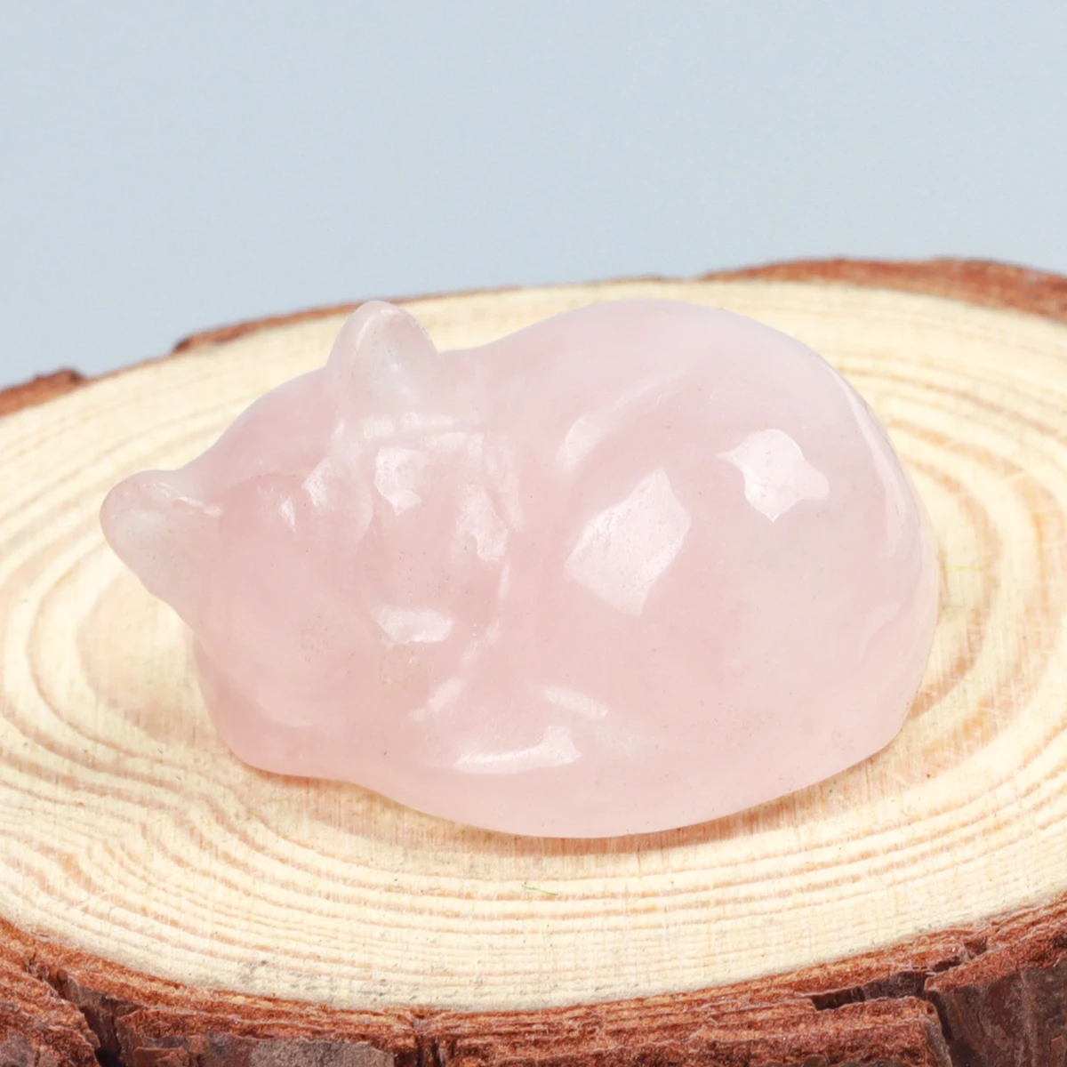 Figurka kota z kamienia naturalnego - kryształowa ozdoba Armijna zieleń