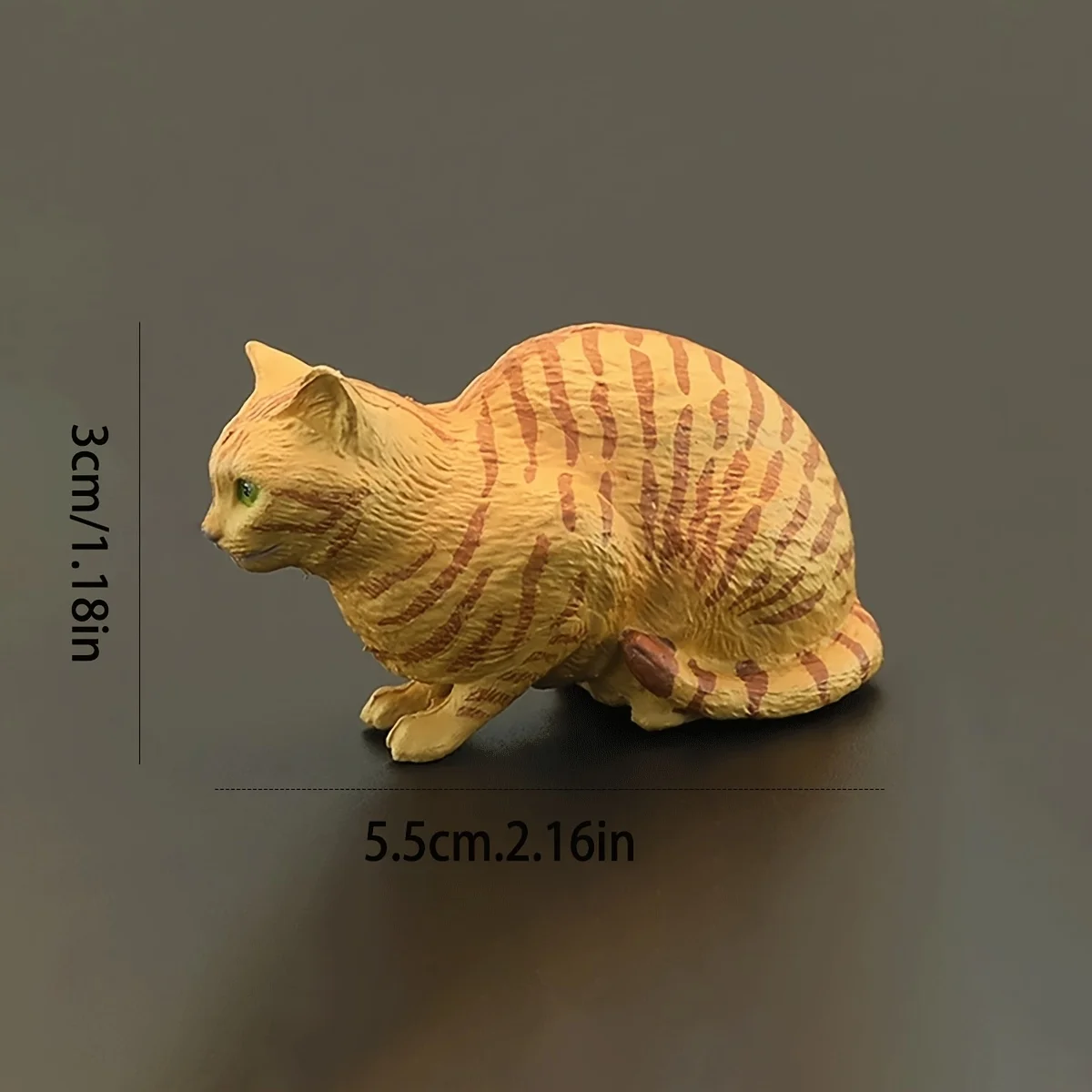Figurka pomarańczowego kota PVC realistyczna miniatura na biurko Jasnozielony