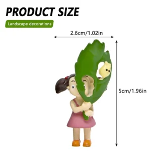 Figurka Totoro z liściem - urocza ozdoba na biurko Jasnozielony