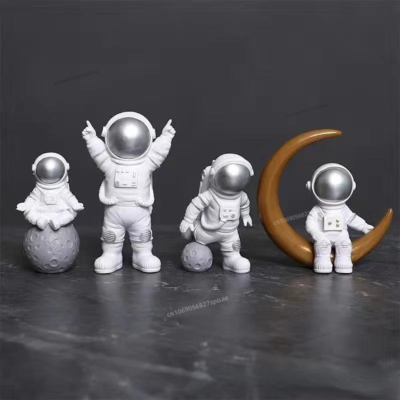 Figurki astronautów – zestaw 4 miniatur do dekoracji biurka i stołu Jasnożółty
