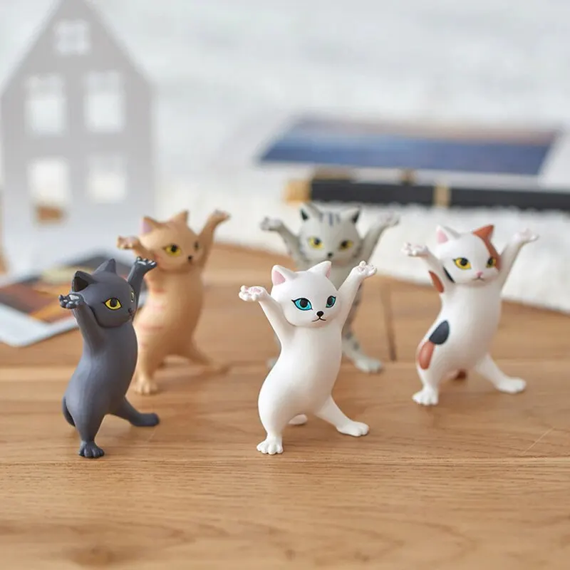 Figurki tańczących kotów — zestaw 5 miniatur do dekoracji