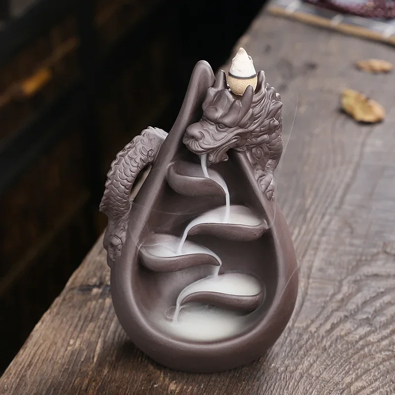 Kadzielnica Smok z wodospadem dymu — ceramiczny ornament zen Biały
