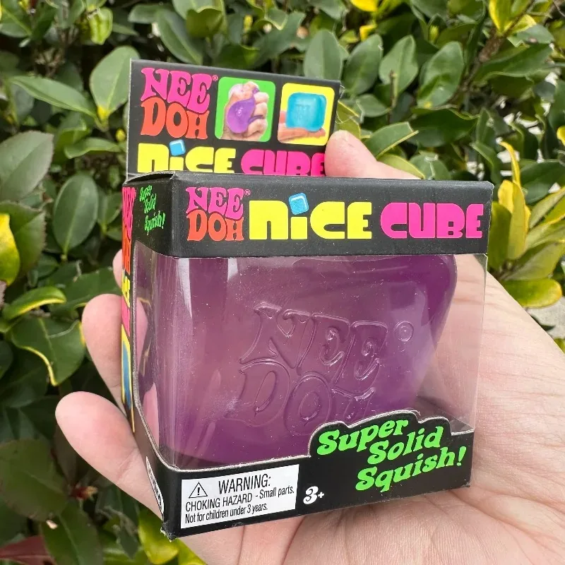 Kostka sensoryczna antystresowa do ściskania Needoh Nice Cube Jasnoszary