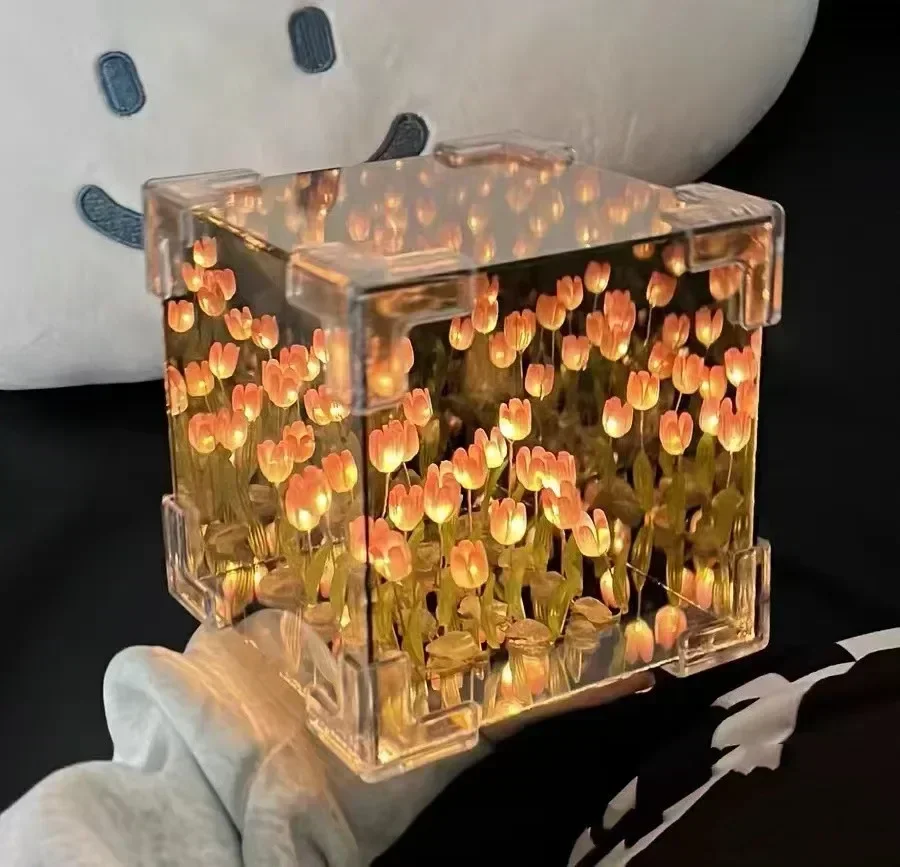 Lampka nocna DIY tulipan z lustra — dekoracyjna świetlna kostka Różowy