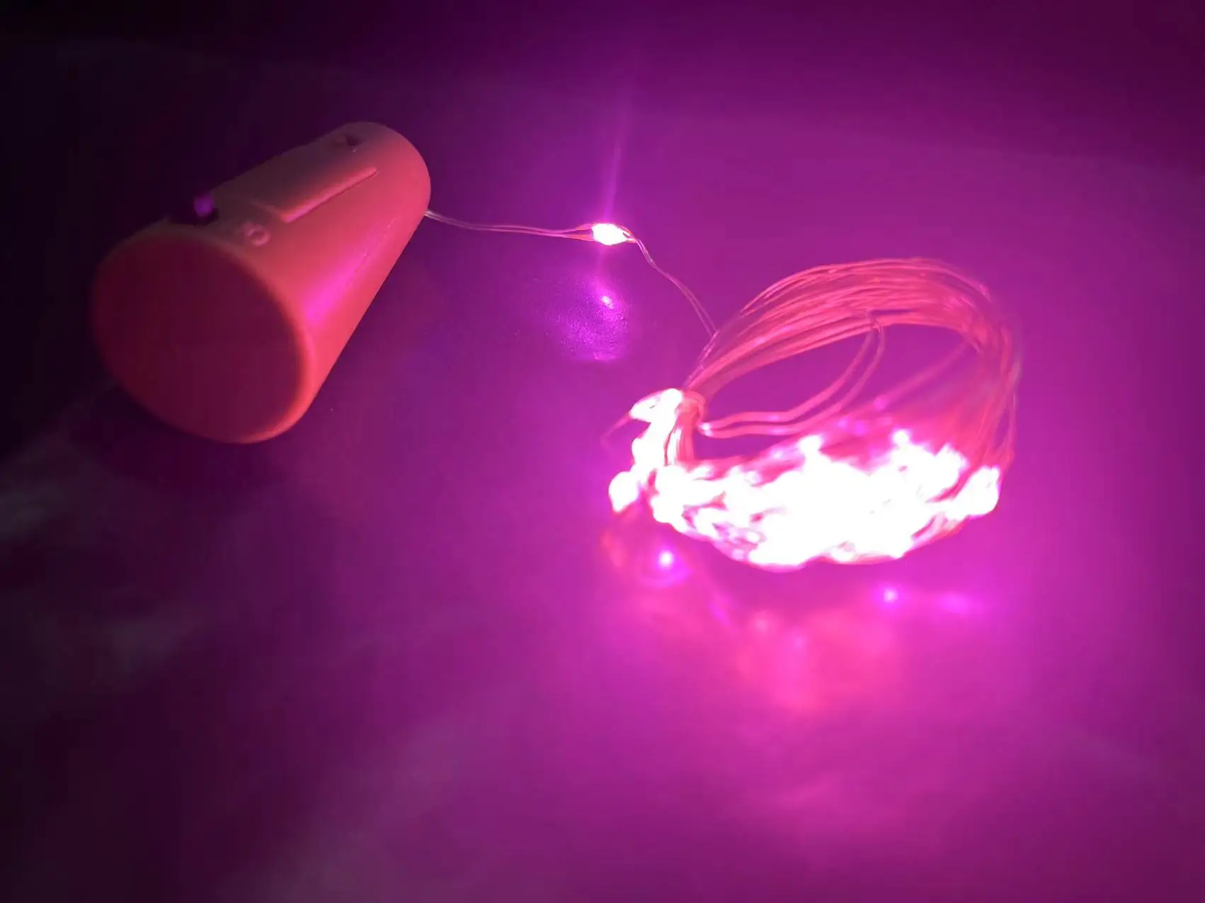 Zestaw 10 lampek LED do butelek wina z korkiem Różowy