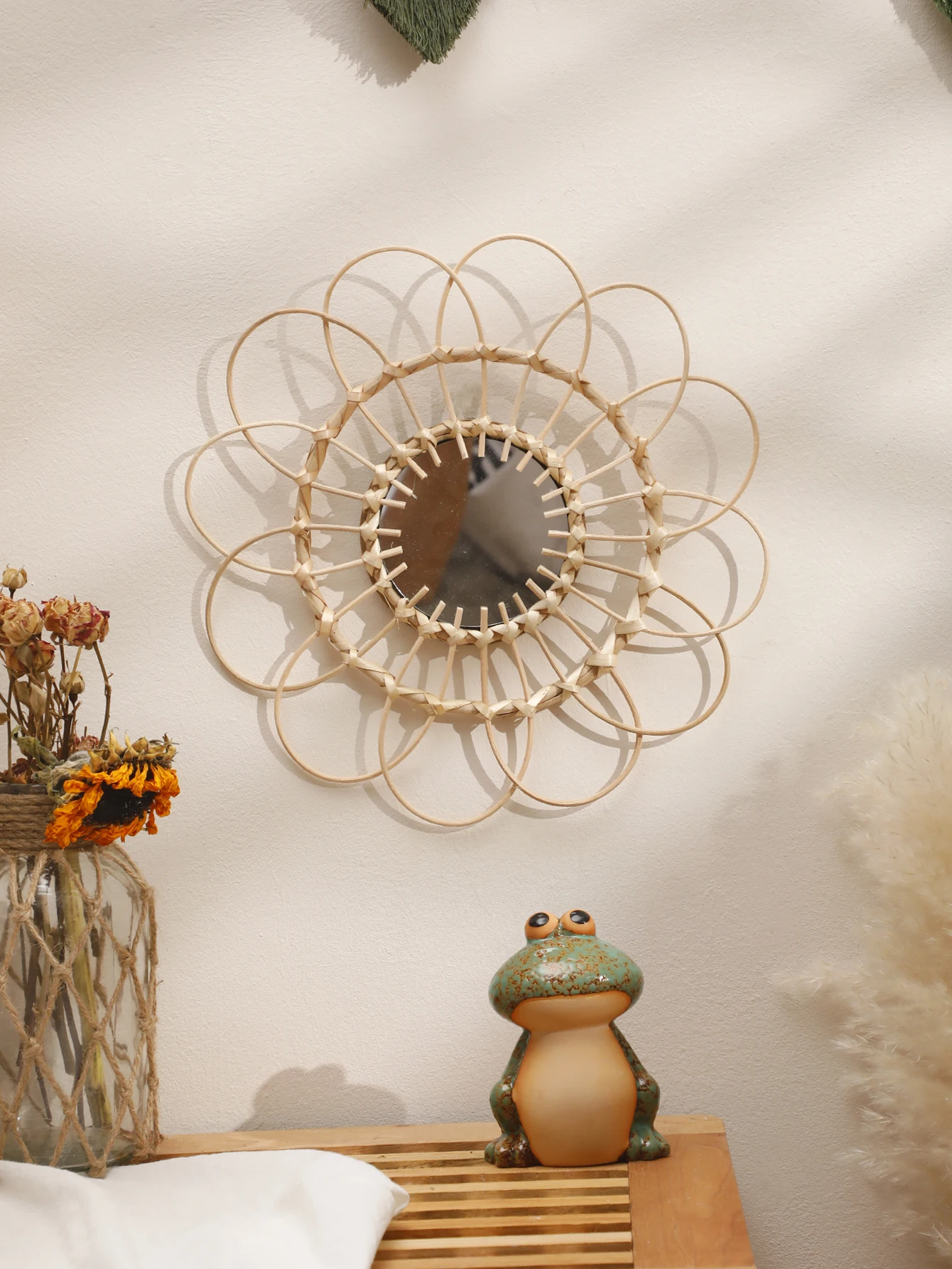 Ręcznie tkane lustro ścienne z dekoracją — handmade boho Brąz
