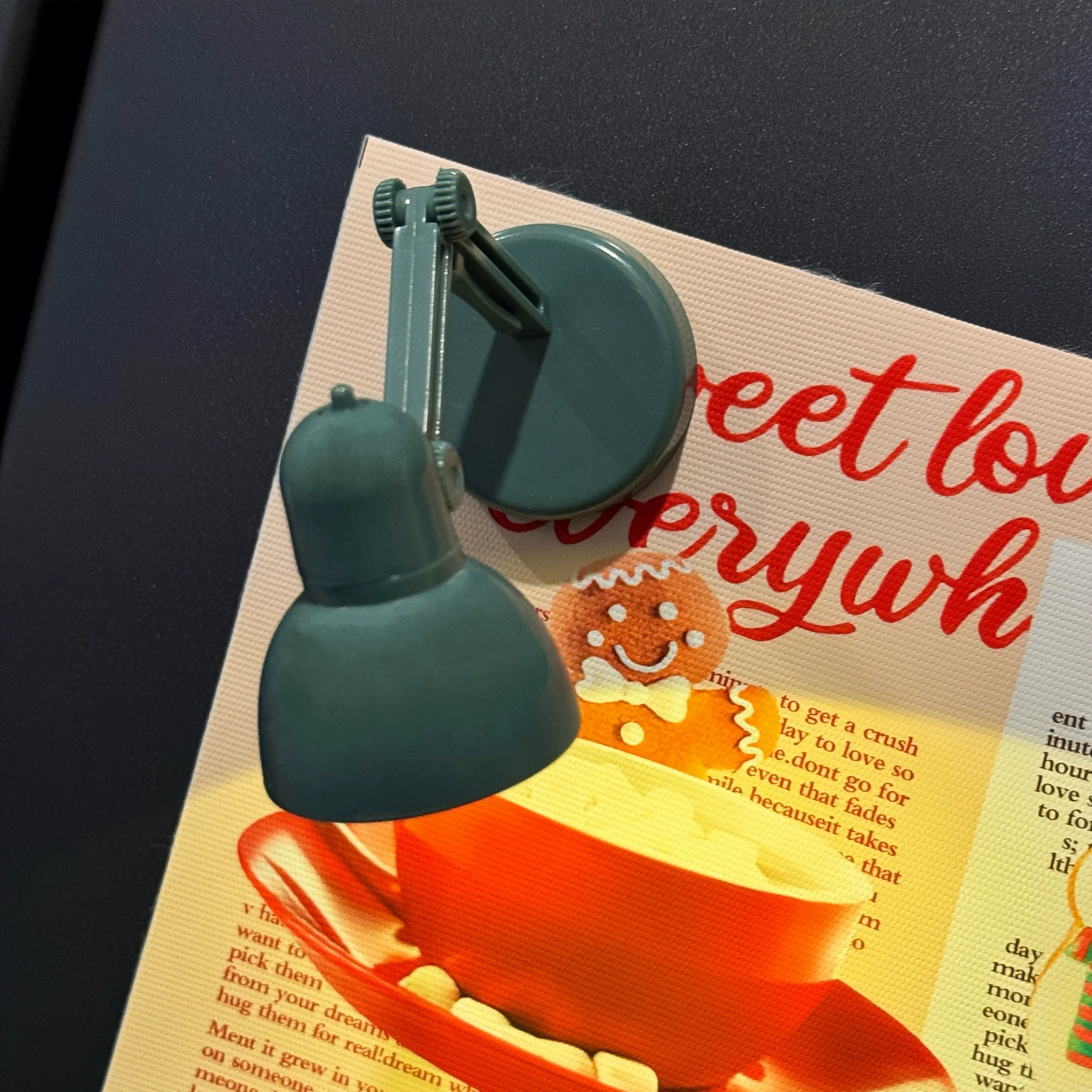 Magnes na lodówkę retro gramofon i kotek miniaturowa dekoracja domu Czarny