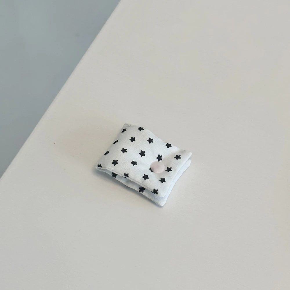 Materiałowe etui na słuchawki i kabel, wzór Y2K Jasnożółty
