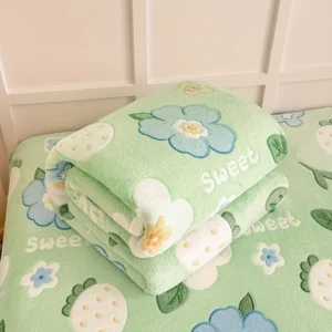 Miękka flanelowa kołdra z kwiatami — na łóżko, sofę i podróże Jasnozielony