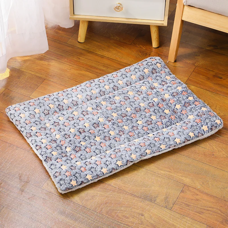 Miękkie legowisko dla kota i psa - ciepła sofa na zimę Kolor różowy