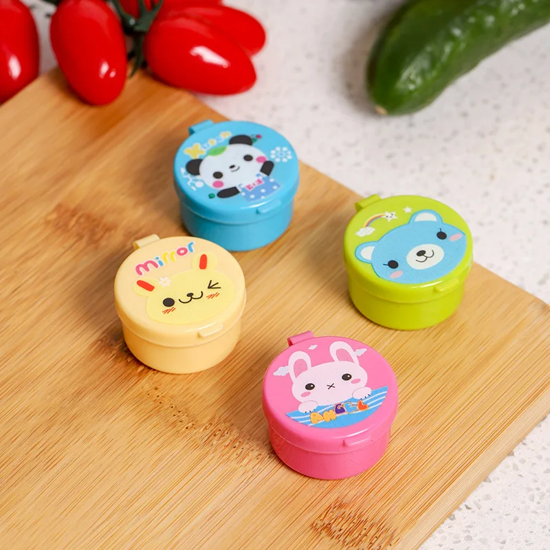 Mini buteleczki na sos i przyprawy do lunchboxa – 4 szt. Type a