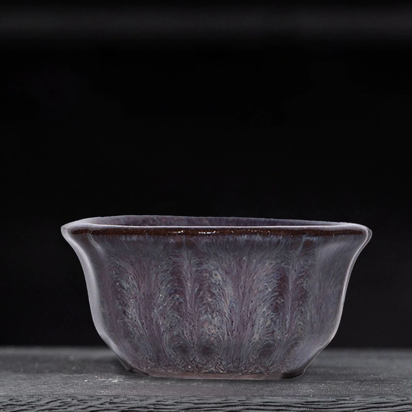Mini ceramiczna doniczka z gliny purpurowej na sukulenty — dekoracja biurka Fioletowy