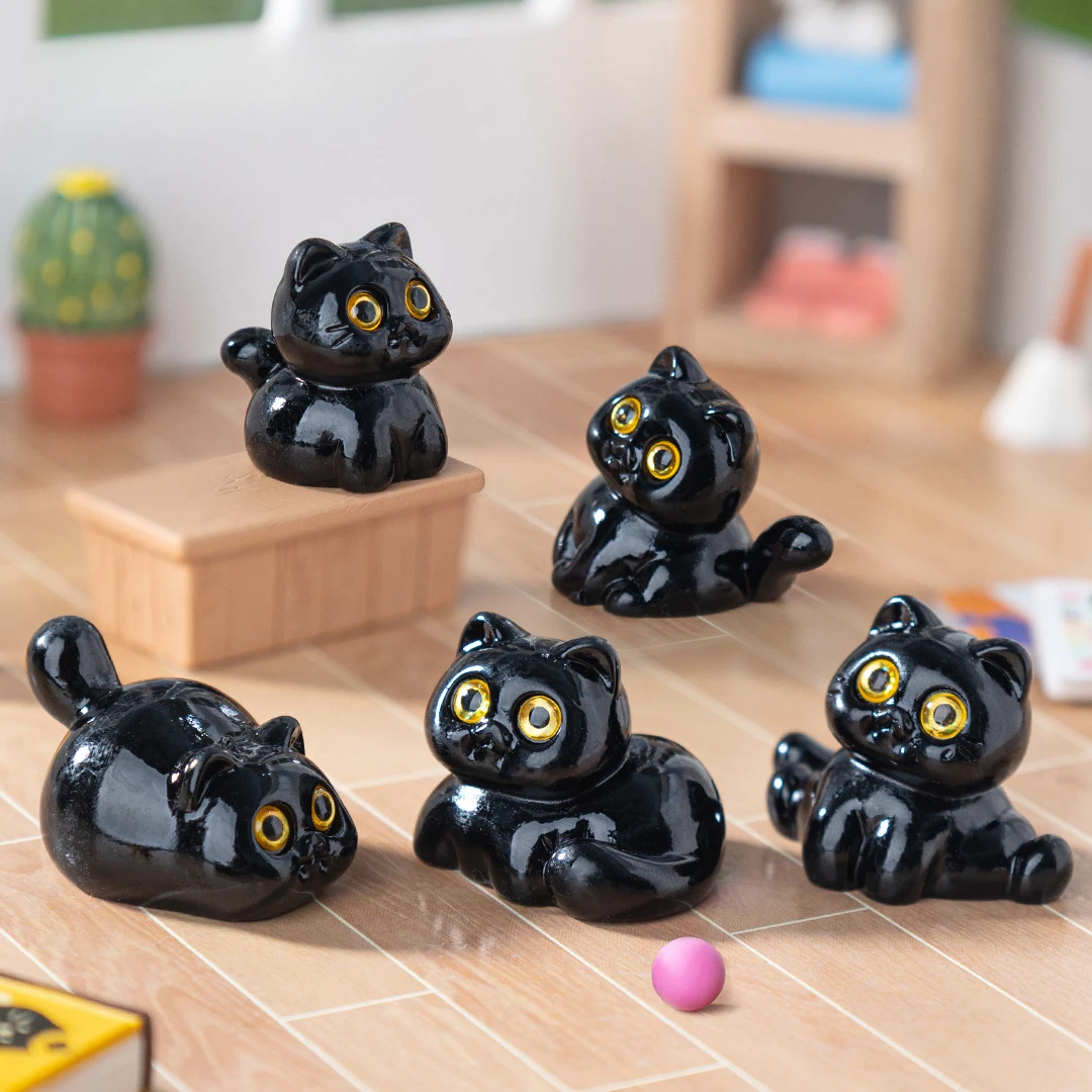 Mini figurki czarnego kota z żywicy Jasnoszary