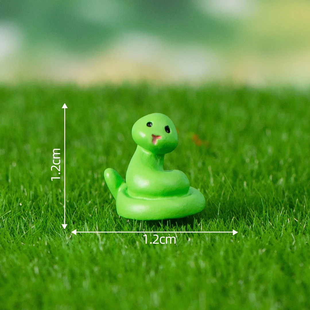 Mini figurki zwierząt – ozdoby do ogrodu i miniaturowych pejzaży Wielokolorowy