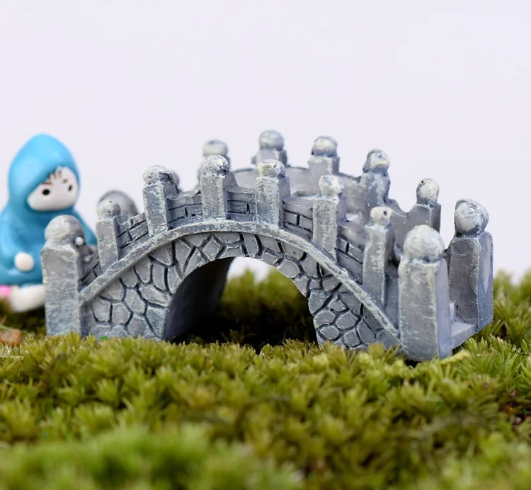 Miniaturowe figurki ogrodowe do doniczek i bajkowego ogrodu Fioletowy