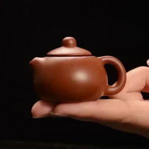 Miniaturowy emaliowany czajniczek ceramiczny na palec – Tea Pet Jasny