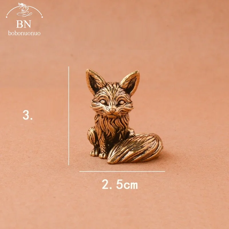 Miniaturowy lis z antycznego brązu — figurka na biurko Jasnoszary