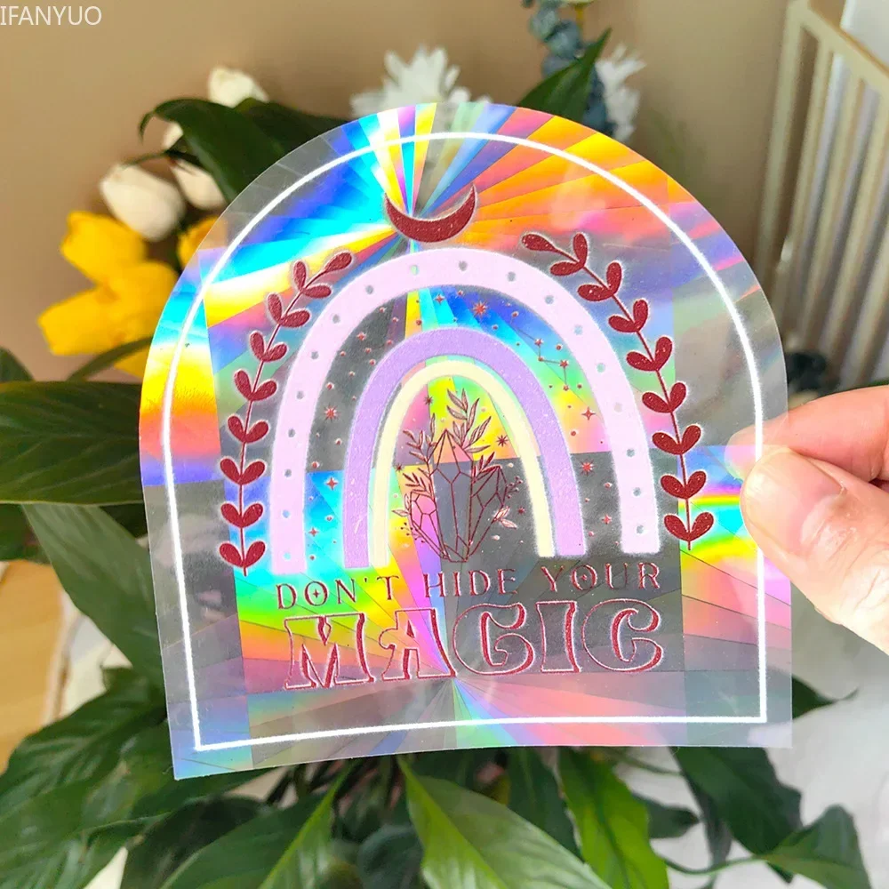 Naklejka Sun Catcher na szybę z kotem i ćmą Jasnożółty
