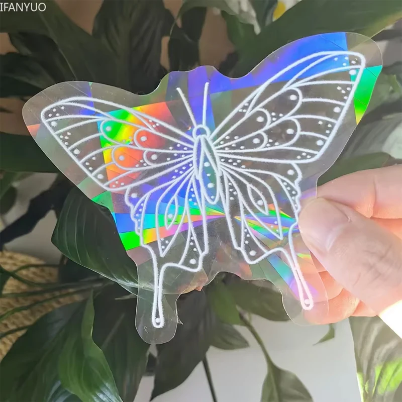 Naklejka Sun Catcher na szybę z kotem i ćmą Liliowy