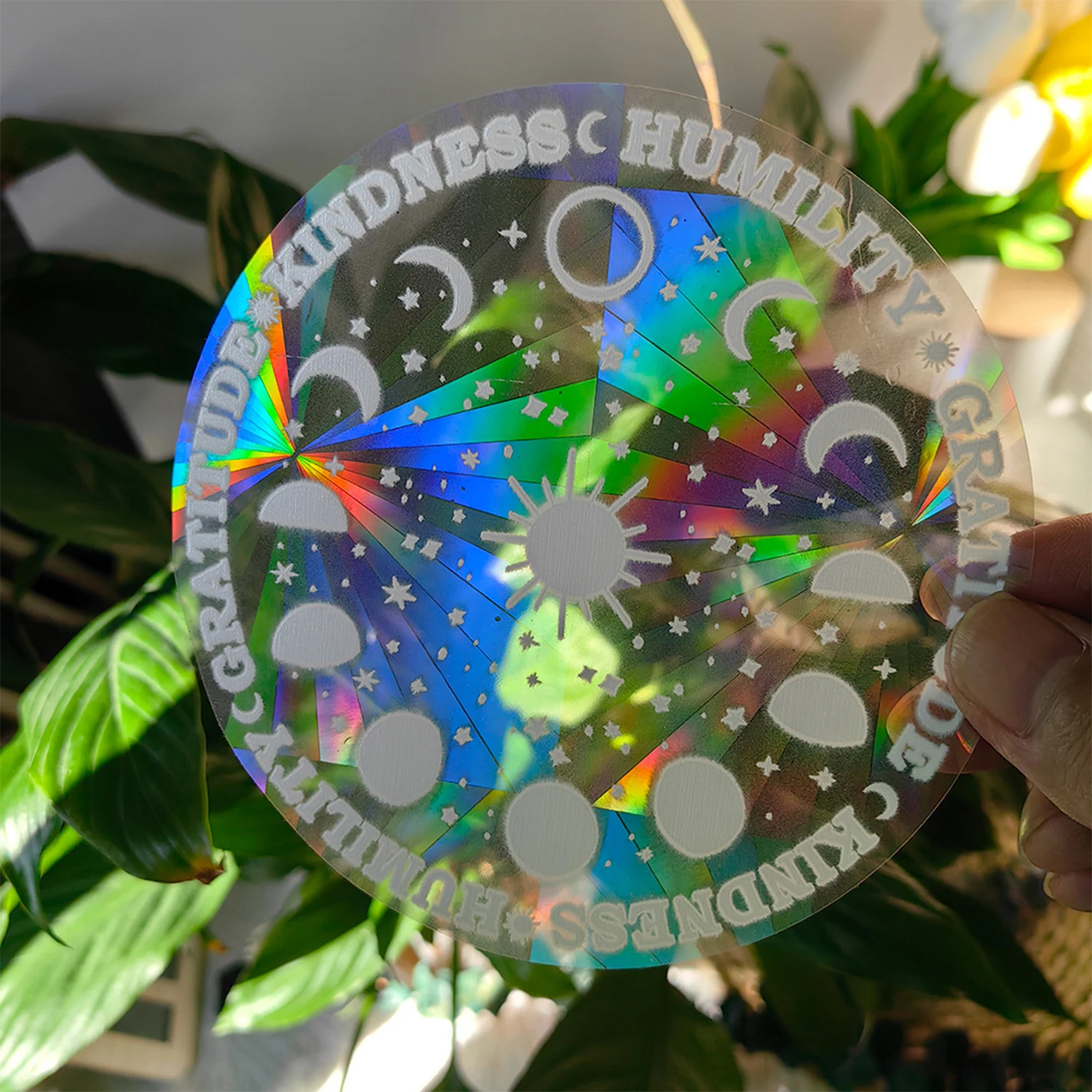 Naklejka Suncatcher 3D tęczowe refleksy na okno — kot, planety, niedźwiedź Czerwony