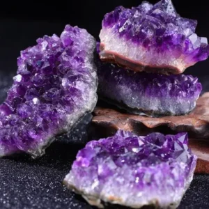 Naturalny ametyst geoda - kryształowy minerał dekoracyjny Khaki