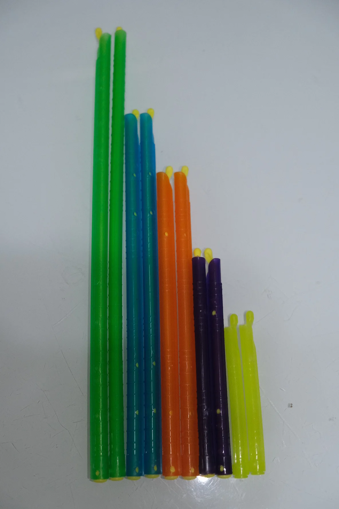 Plastikowe klipsy do torebek z żywnością — zestaw 10 lub 15 sztuk Jasnoszary