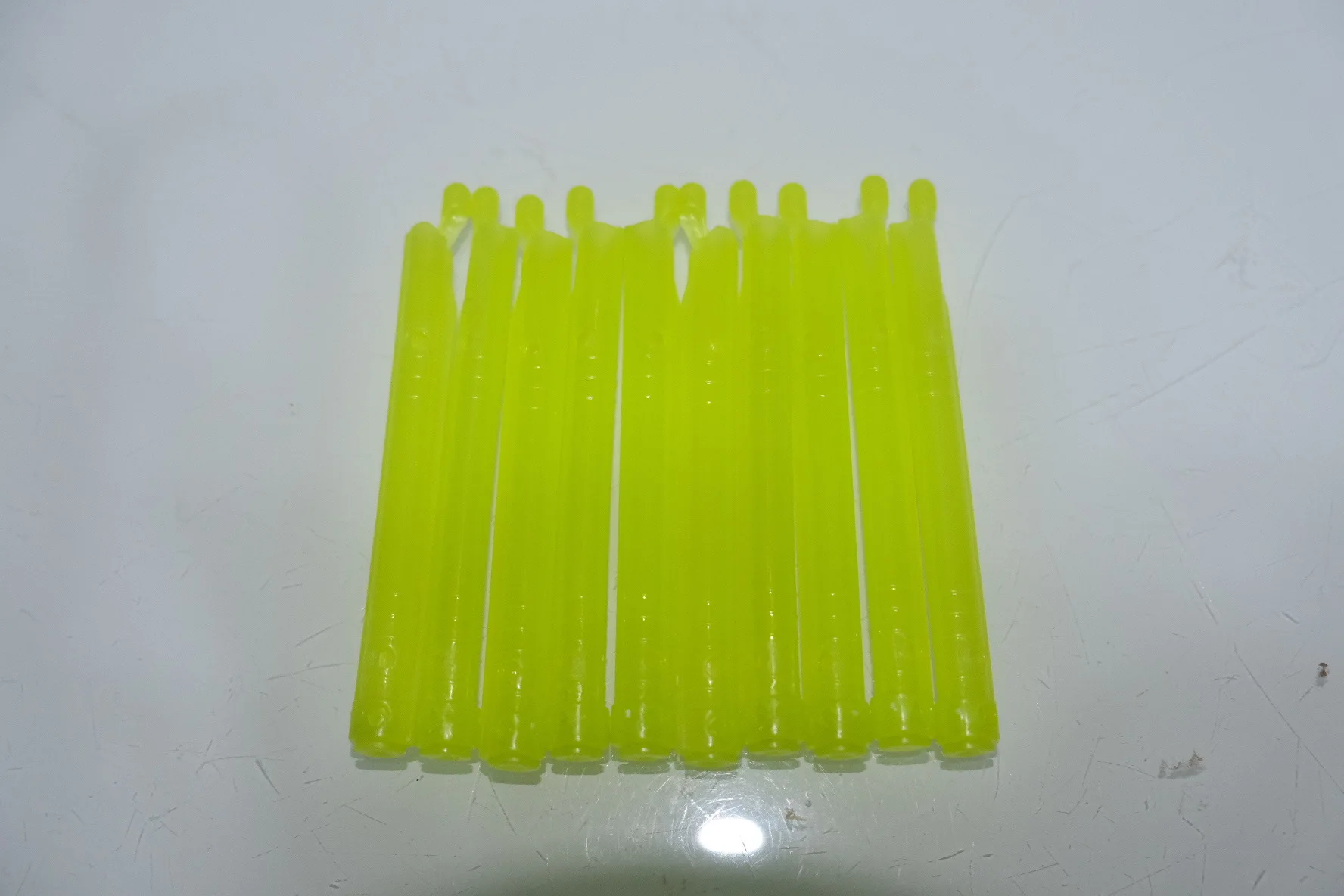 Plastikowe klipsy do torebek z żywnością — zestaw 10 lub 15 sztuk Jasnożółty