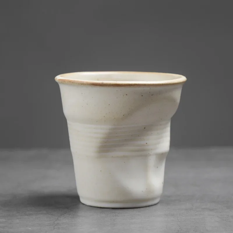 Plisowany ceramiczny kubek do kawy latte i herbaty vintage Biały